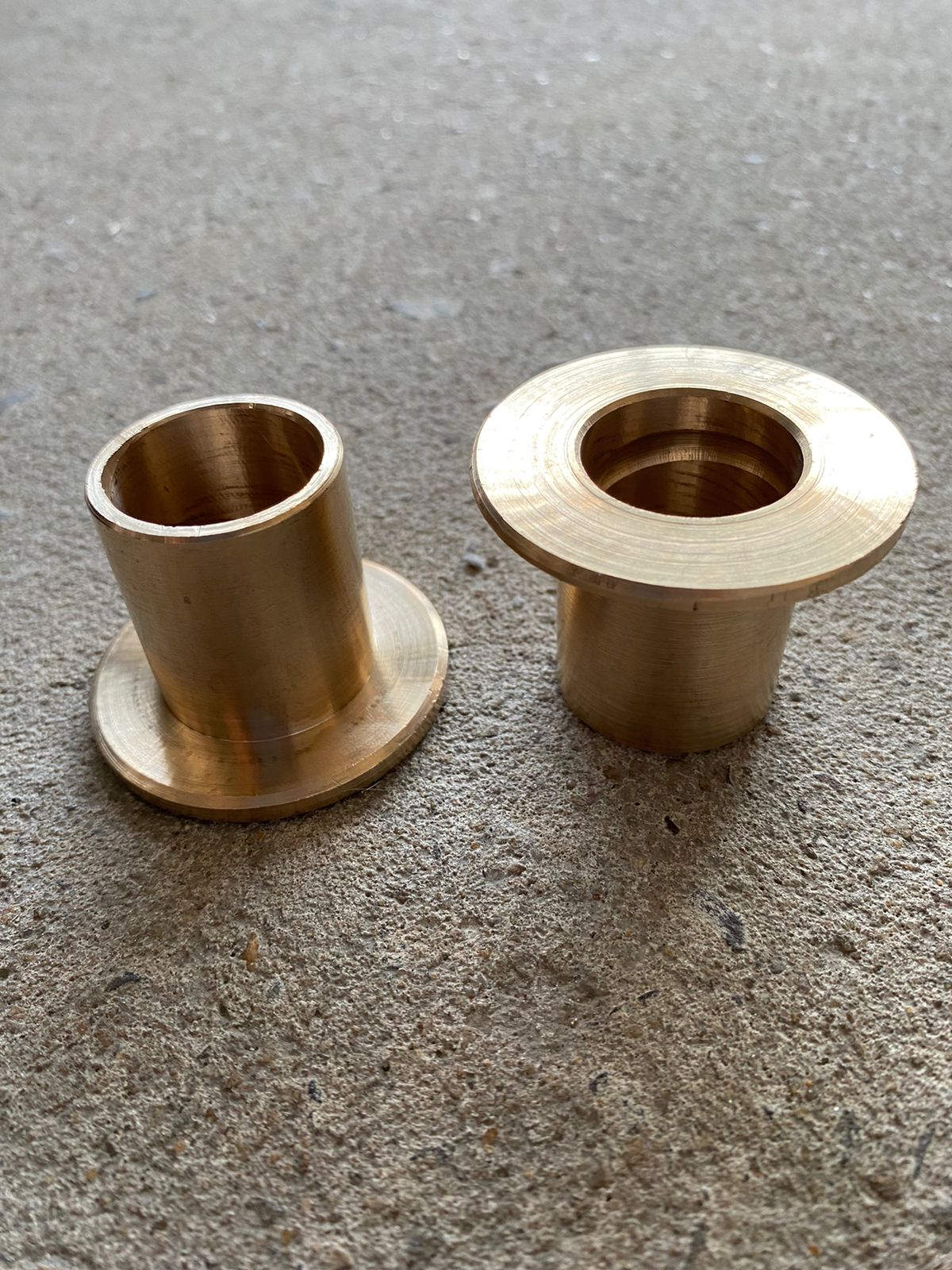1/2 Buje de Elastico MB 1114/1215/1517 Trasero c/pestaña (30 x 35 x 38mm) BRONCE