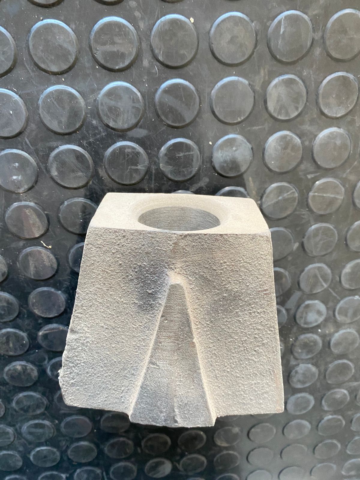 Puntera de lanza triangular de fundicion corta N°3